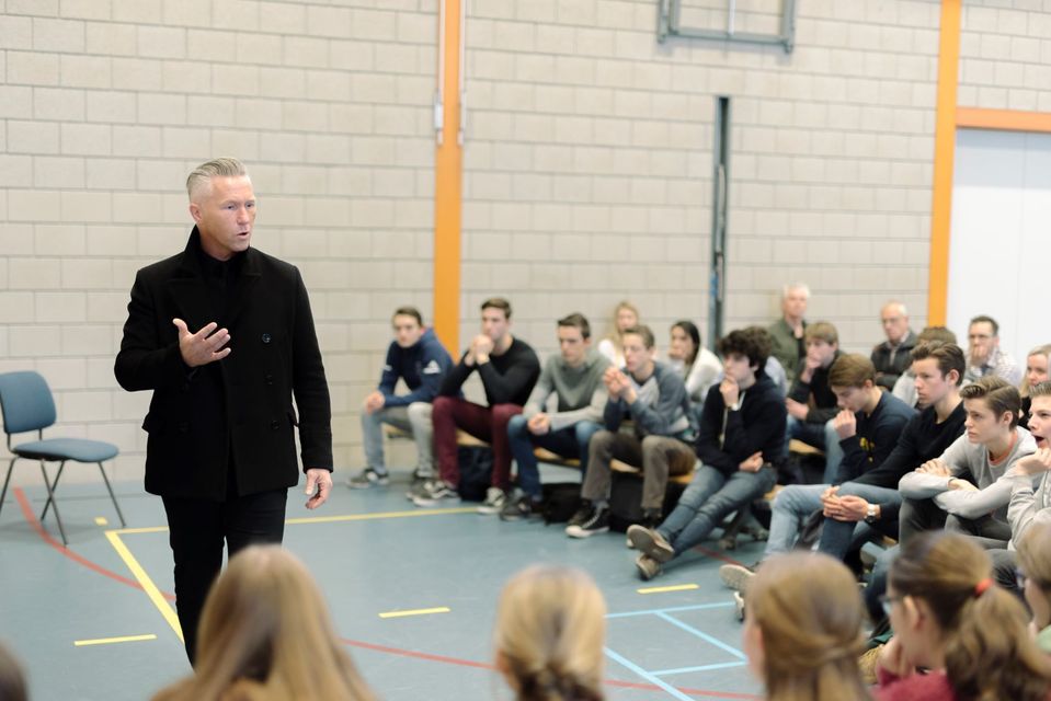 Alex Boogers over schrijversbezoeken in de klas